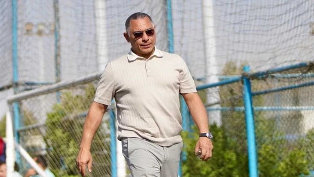 قبل مواجهة الزمالك بساعات.. تفاصيل أزمة رحيل مدير الكرة والجهاز الإداري بإنبي